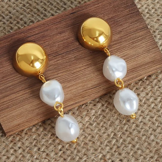 TASSEL PEARL EARRINGS.
