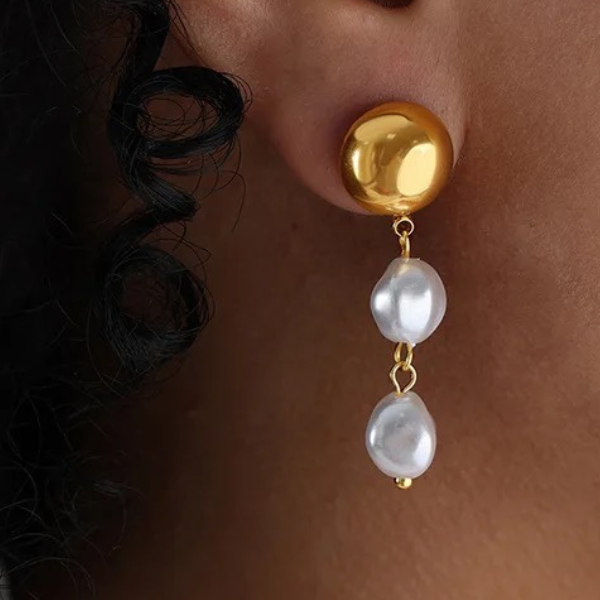 TASSEL PEARL EARRINGS.