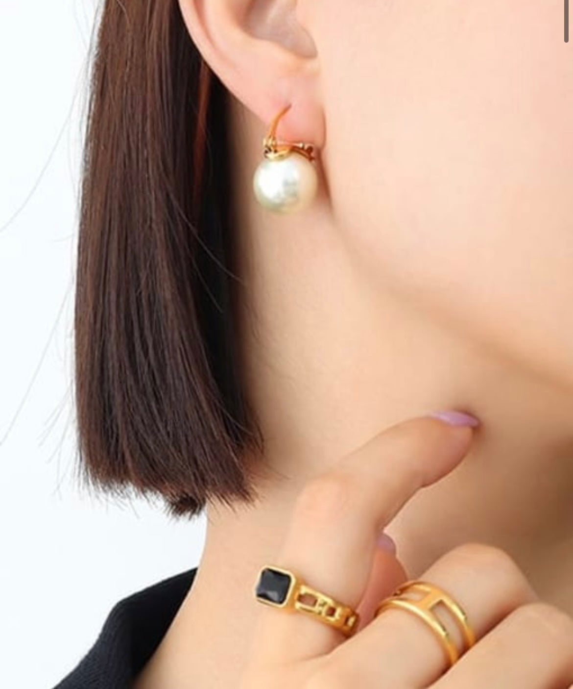 HUGGIE EARRINGS.