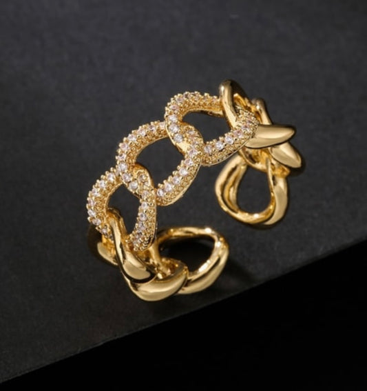 ELEGANT RING.