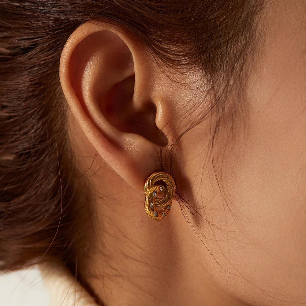 DOUBLE HOOPS
