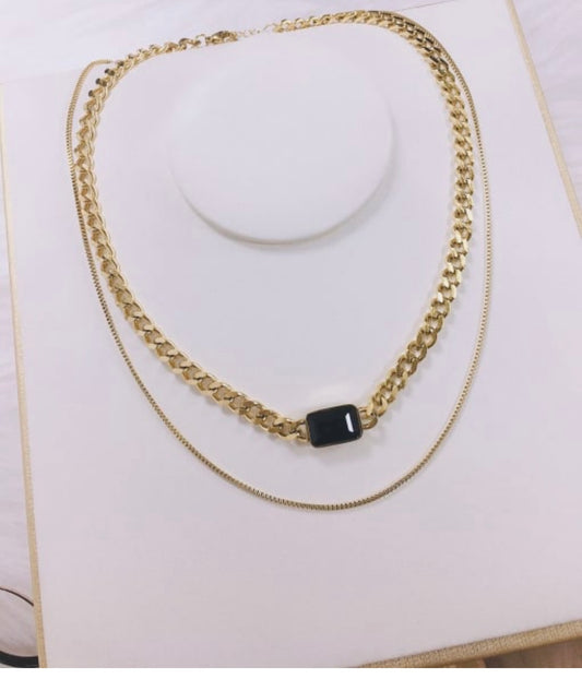 MULTI THREAD NECKLACE.