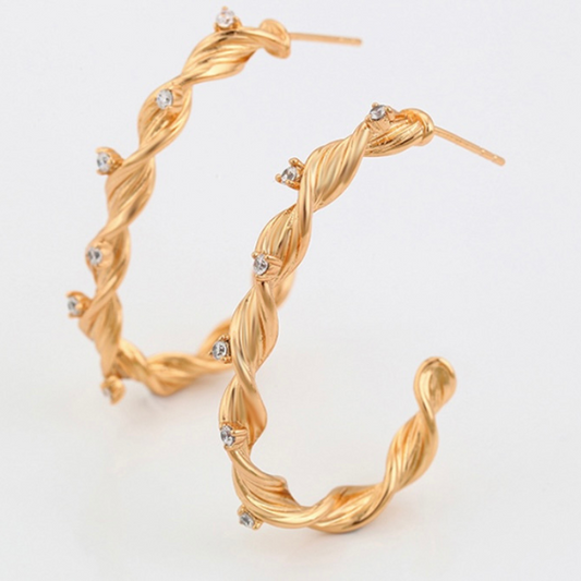 HALT MOON EARRINGS.